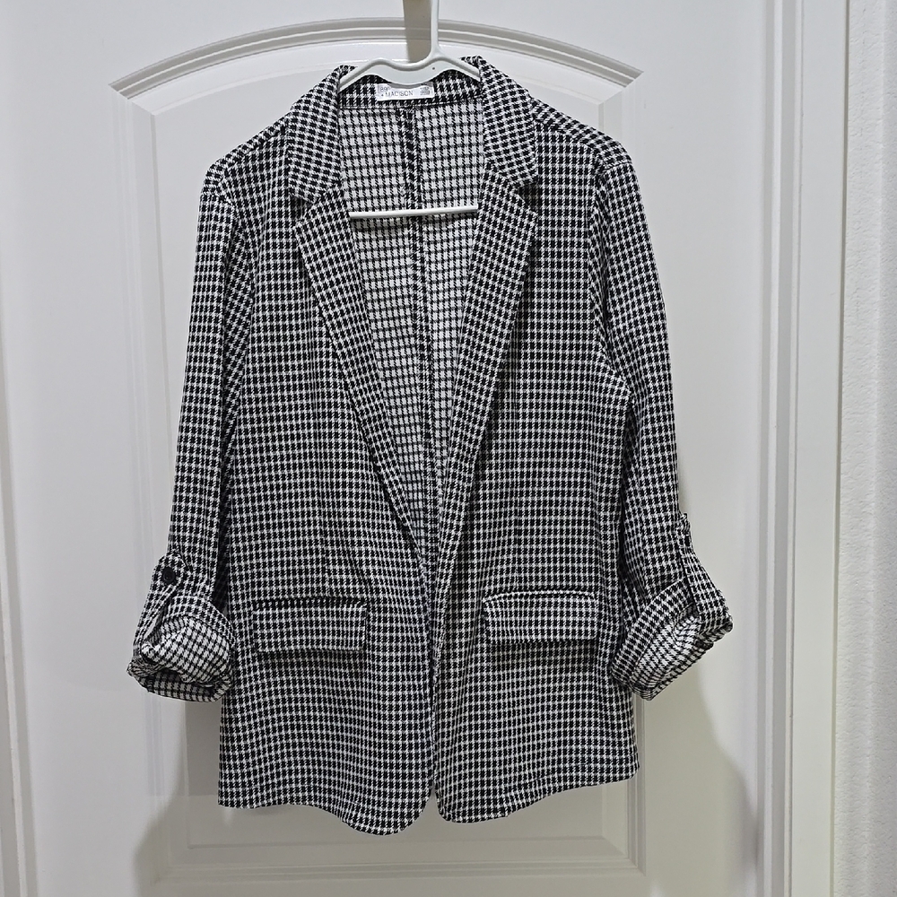 89th & Madison Black and White Patterned Blazer